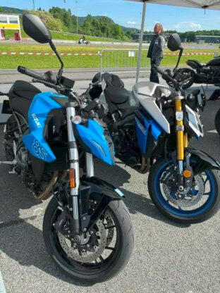 GSX-8S + GSX-S1000