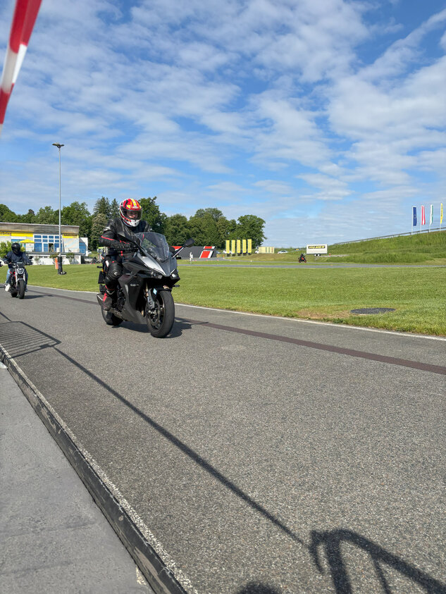 GSX-S1000GT