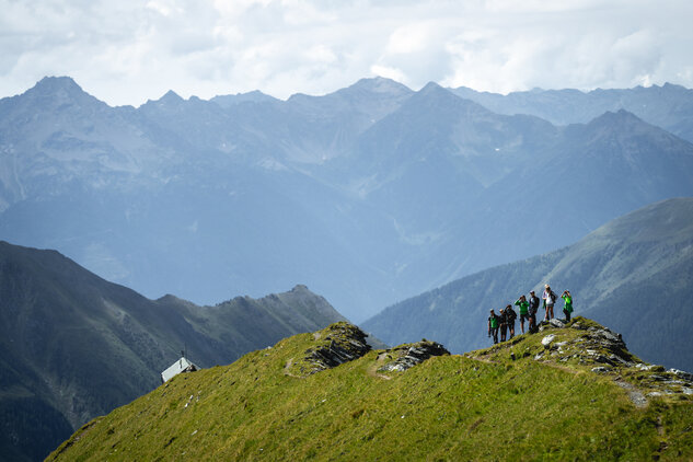 Wanderung mit Kindern und Jugendlichen zwischen Hannoverhaus und Ankogel-Bergstation (c) Stefan Leitner