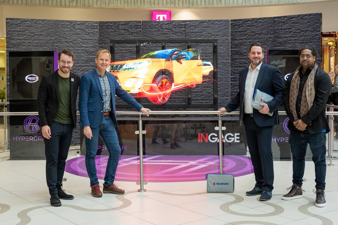 v.l.n.r. Andreas Onea (Paralympic Schwimmer und Teil des Suzuki Power Teams), Roland Pfeiffenberger MBA (Managing Director SUZUKI AUSTRIA), Matthias Garbe (Sales Manager Automobile SUZUKI AUSTRIA) und Jay Sarma (CEO Ingage Media) v.l.n.r. Andreas Onea (Paralympic Schwimmer und Teil des Suzuki Power Teams), Roland Pfeiffenberger MBA (Managing Director SUZUKI AUSTRIA), Matthias Garbe (Sales Manager Automobile SUZUKI AUSTRIA) und Jay Sarma (CEO Ingage Media)