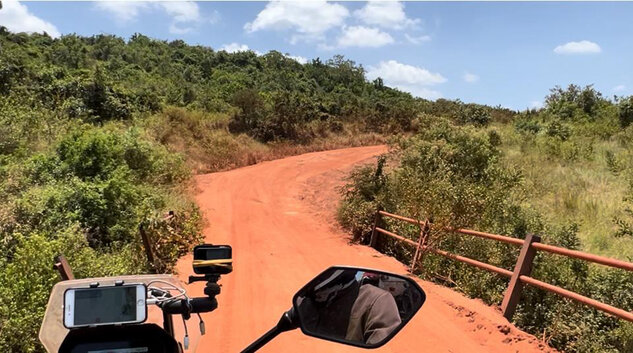 V-STROM 800DE auf dem Weg nach Mombasa.