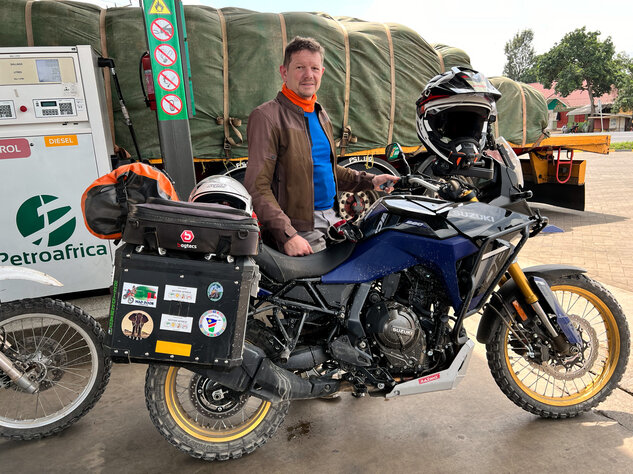 Reinhard Halzl mit der V-STROM 800DE.