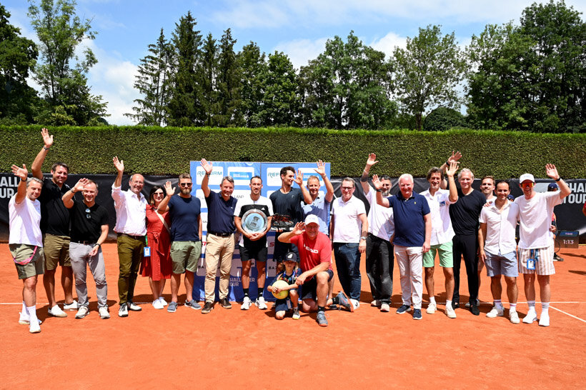 Gruppenbild zum Abschied. Gruppenbild zum Abschied.