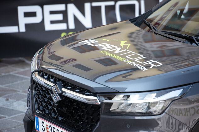 S-CROSS im Branding der Alpentourtrophy (c) Marketa Navratilova