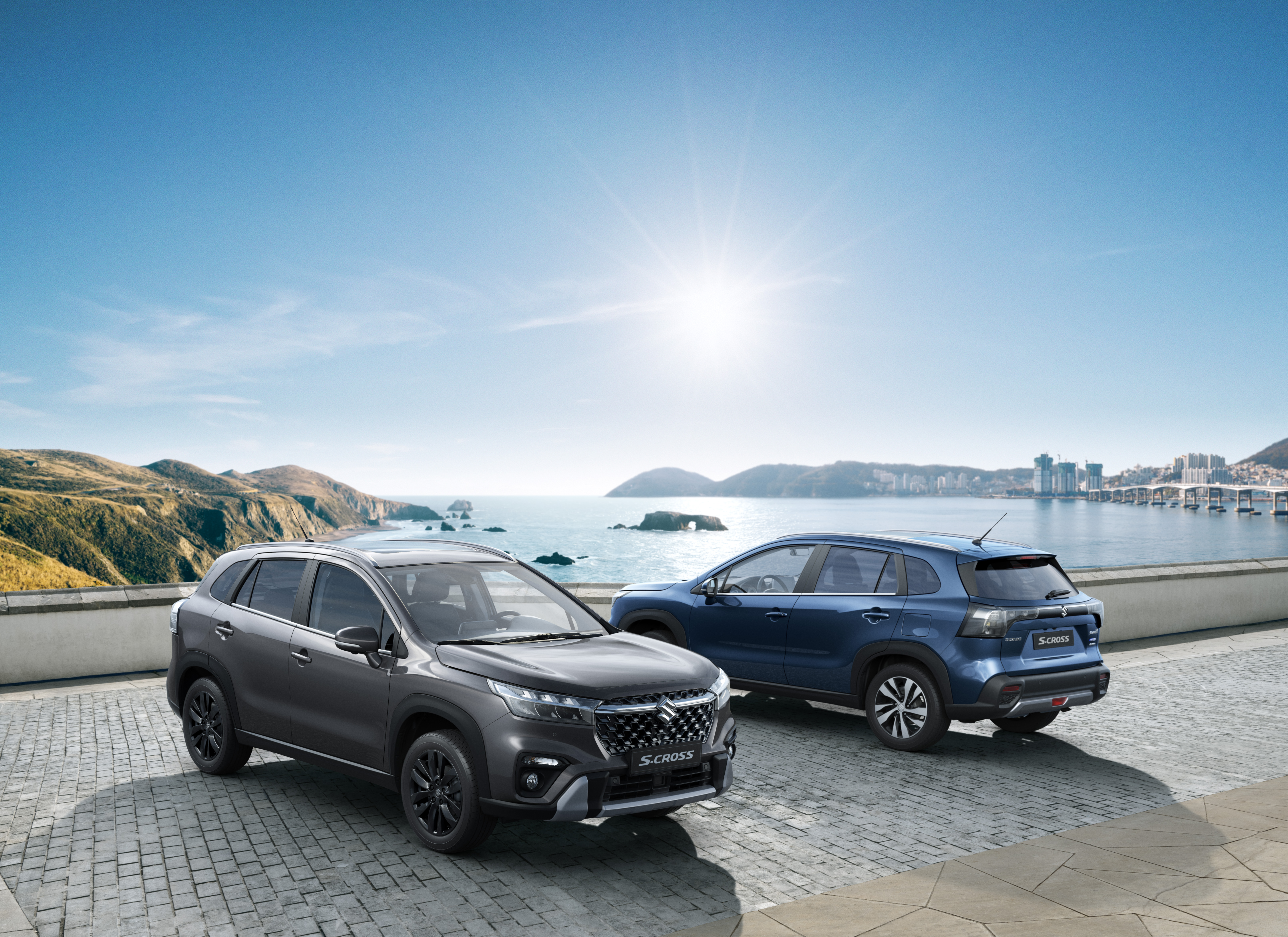 https://www.suzuki.at/presse/auto/pressemeldungen/s-cross/2022/2022_08_18_Suzuki%20f%C3%BChrt%20S-CROSS%201.5%20Strong%20Hybrid%20ein/Der%20neue%20Suzuki%20S-CROSS%201.5%20Strong%20Hybrid%20bietet%20eine%20effiziente%20Kombination%20aus%20Dualjet-Benzinmotor%20und%20Elektromotor.jpg